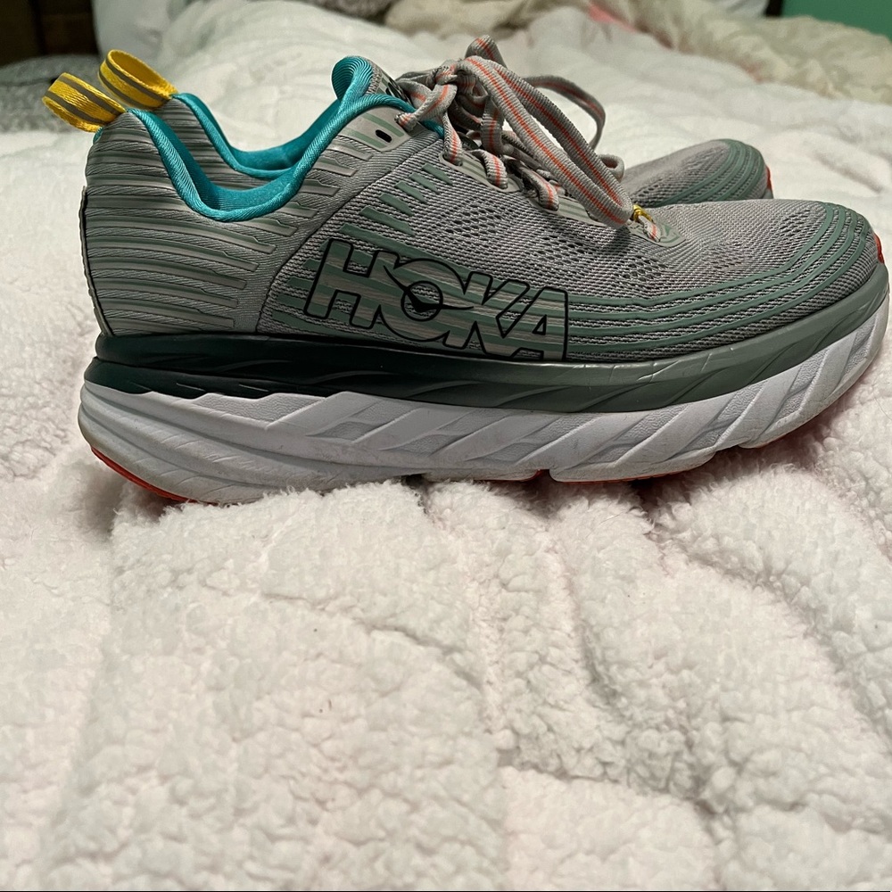 HOKA bondi tennis shoes